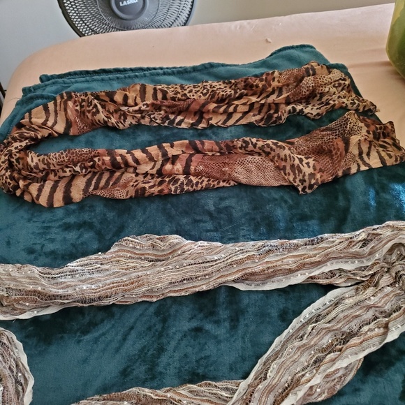 Scarves - Picture 2 of 6